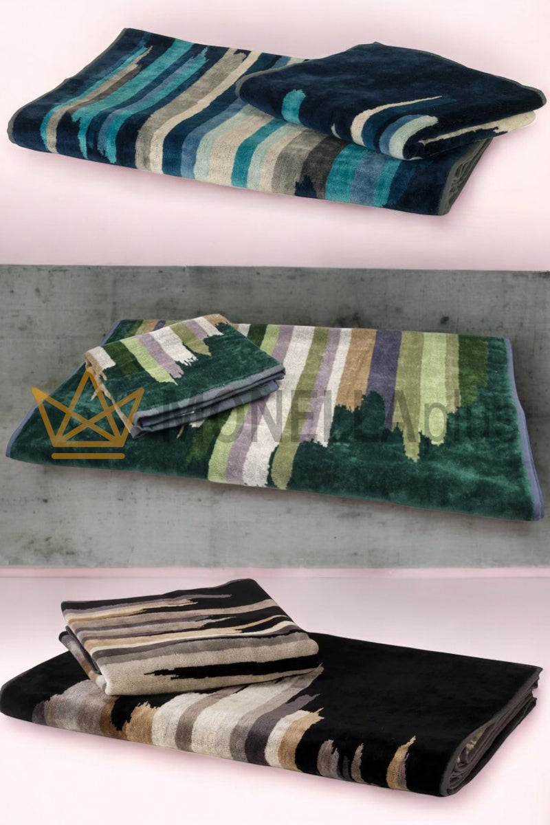 Asciugamano con Ospite John Carrara