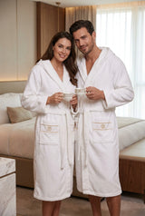 رداء حمام بغطاء رأس ذهبي جديد