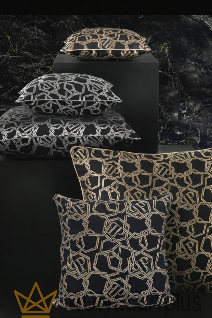 Polštář Chains jednobarevný z atlasového žakáru PHILIPP PLEIN