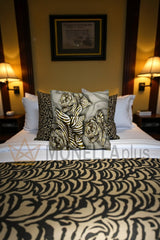 COJÍN CEBRA ROSA SEDA Roberto Cavalli