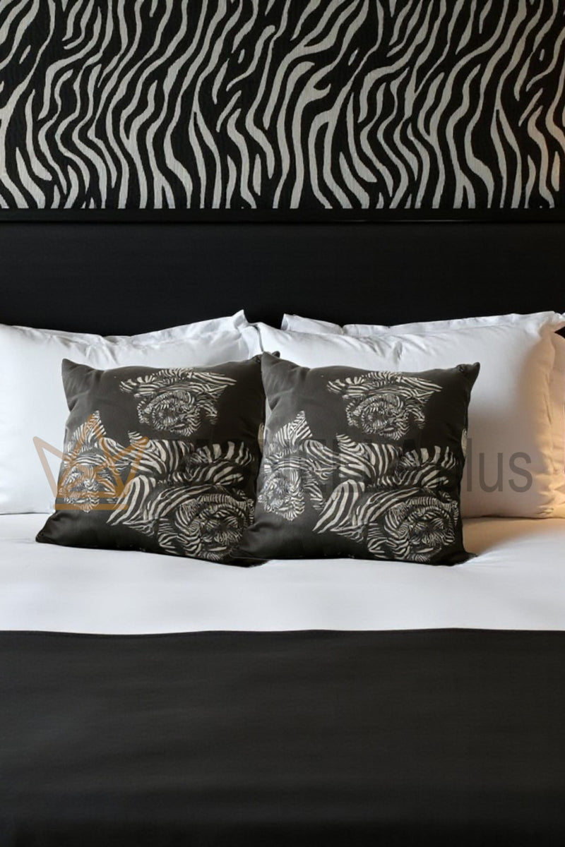 COJÍN CEBRA ROSA SEDA Roberto Cavalli