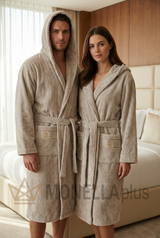 رداء حمام بغطاء رأس ذهبي جديد