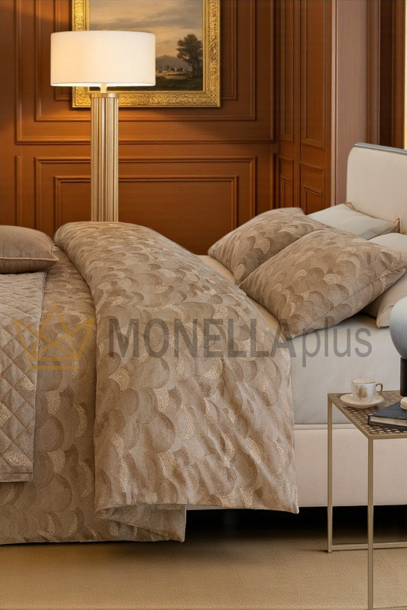 Luna Satin Borbonese Bedspread