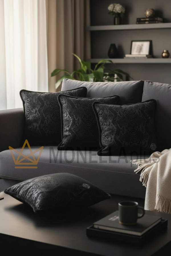 Poduszka dekoracyjna Python jednokolorowa z aksamitu philipp plein