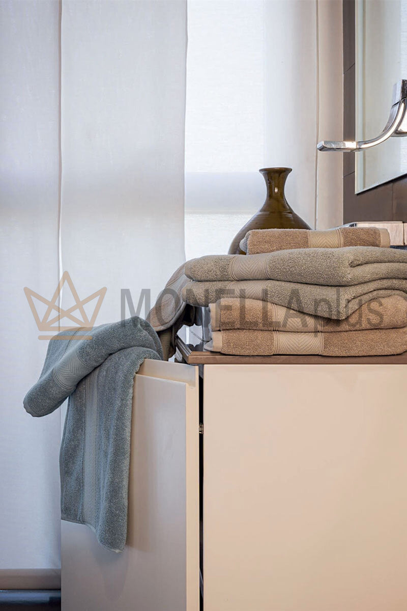 Nirvana Svad Dondi Bath Towel