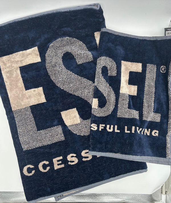 Bath Towel <tc>Smile</tc> Logo <tc>Diesel</tc>