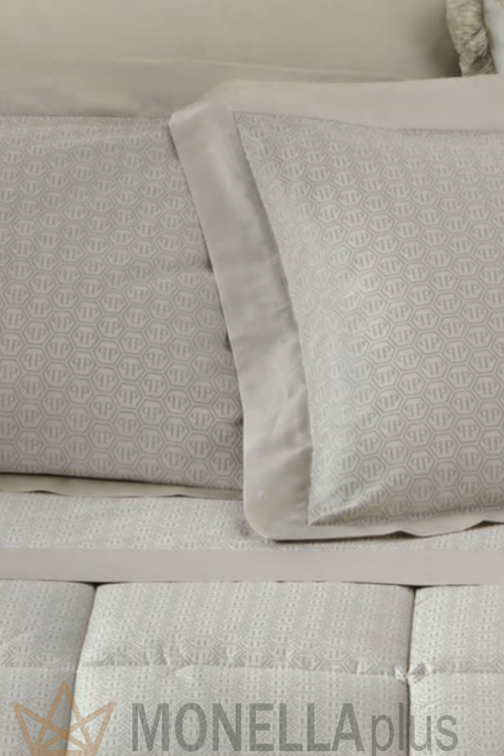 Hexagon quilt Philipp Plein