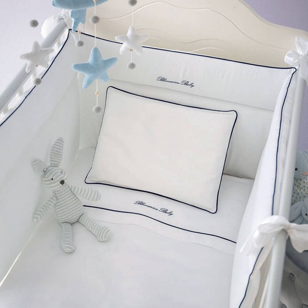 Babyblaues 3-teiliges Kinderbett-Set <tc>Blumarine</tc> 49561