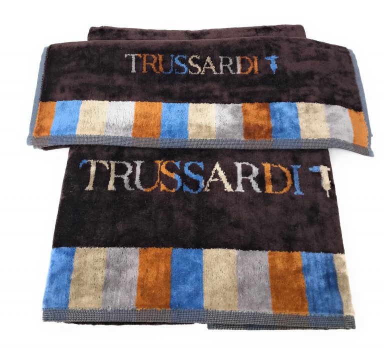 Uma toalha de banho Turquoise coast Trussardi 2006957