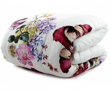 Um cobertor Floreal Roberto Cavalli 14C108