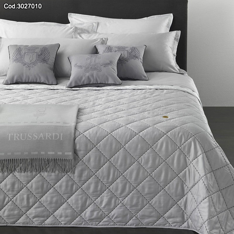 Nahtlinienquilt <tc>Trussardi</tc> 80045